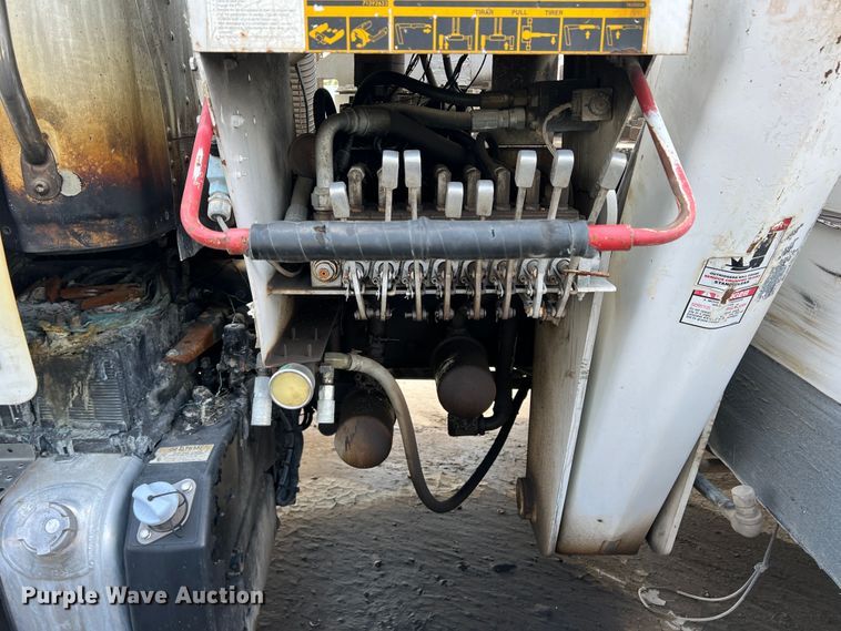 image for item MQ9817 2012 Freightliner Business Class M2 106  crane truck