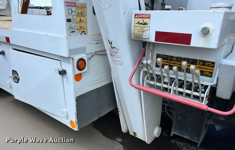 image for item MQ9817 2012 Freightliner Business Class M2 106  crane truck