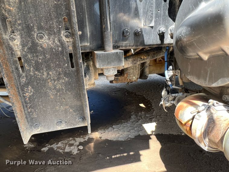 image for item MQ9817 2012 Freightliner Business Class M2 106  crane truck