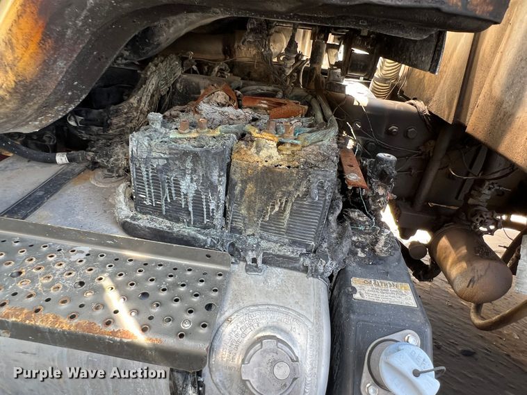 image for item MQ9817 2012 Freightliner Business Class M2 106  crane truck