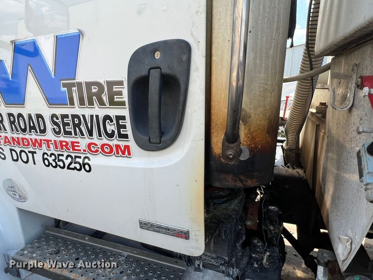 image for item MQ9817 2012 Freightliner Business Class M2 106  crane truck