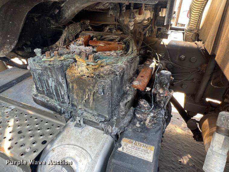 image for item MQ9817 2012 Freightliner Business Class M2 106  crane truck