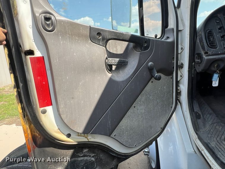 image for item MQ9817 2012 Freightliner Business Class M2 106  crane truck