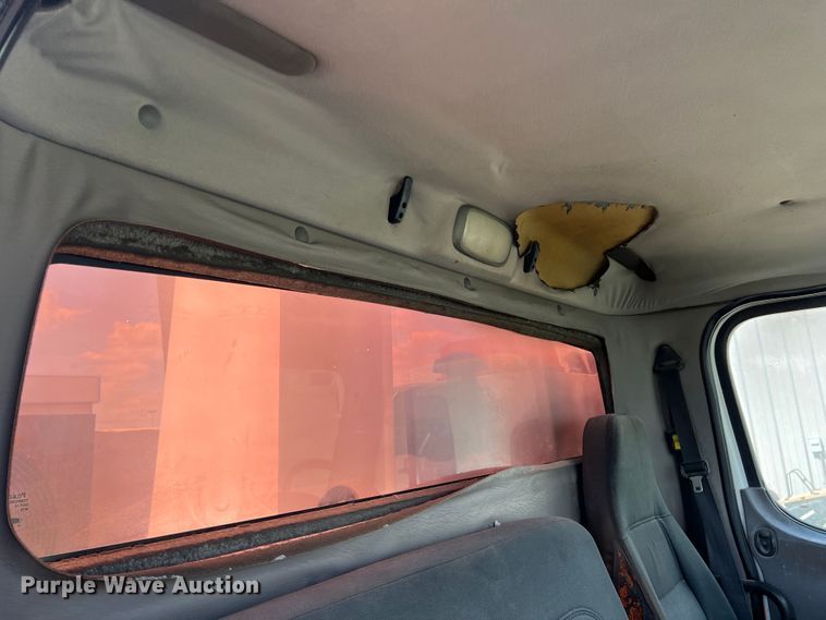 image for item MQ9817 2012 Freightliner Business Class M2 106  crane truck