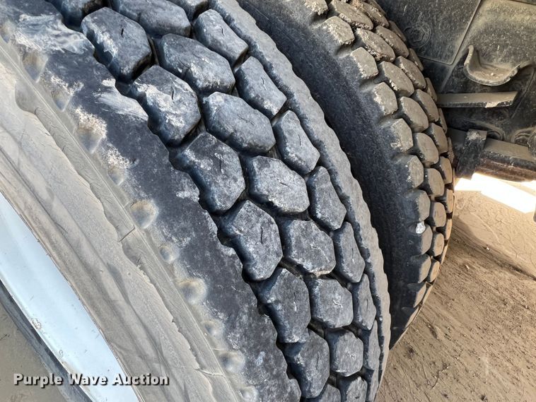 image for item MQ9817 2012 Freightliner Business Class M2 106  crane truck