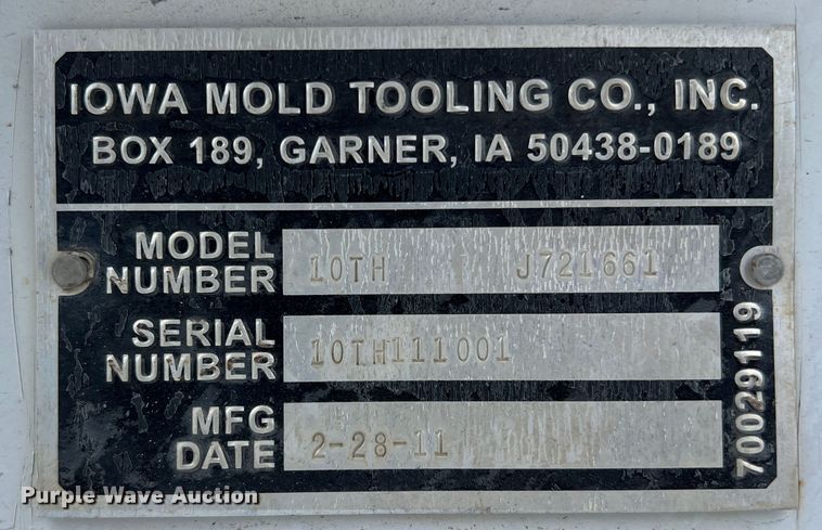 image for item MQ9817 2012 Freightliner Business Class M2 106  crane truck