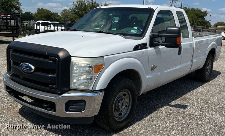 image for item MQ9818 2011 Ford F250 Super Duty  Ext. Cab pickup truck