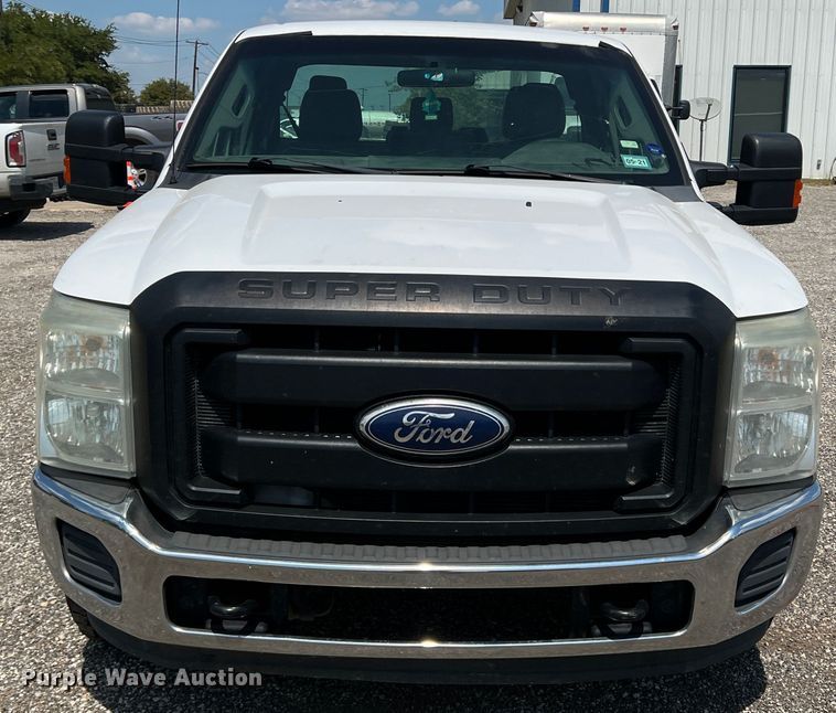 image for item MQ9818 2011 Ford F250 Super Duty  Ext. Cab pickup truck