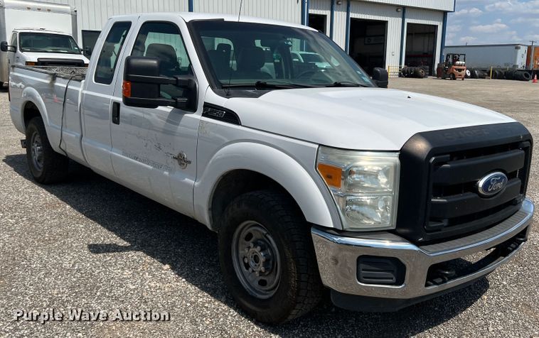 image for item MQ9818 2011 Ford F250 Super Duty  Ext. Cab pickup truck