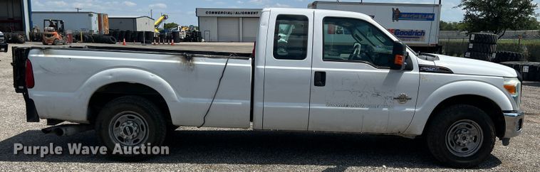 image for item MQ9818 2011 Ford F250 Super Duty  Ext. Cab pickup truck