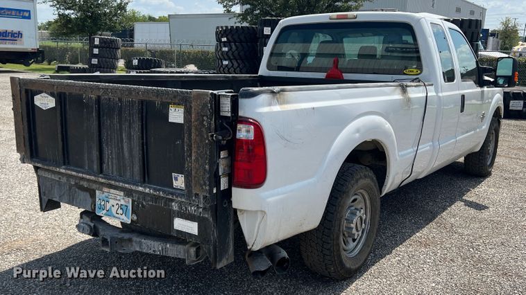 image for item MQ9818 2011 Ford F250 Super Duty  Ext. Cab pickup truck