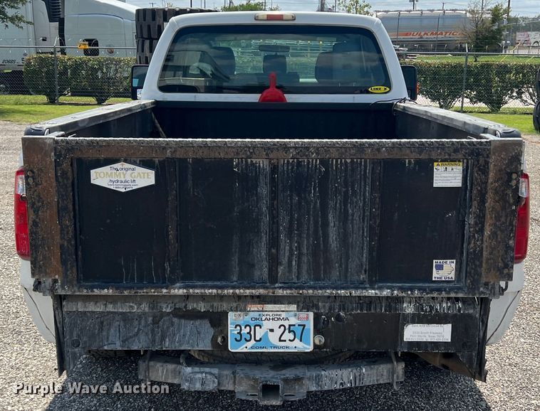 image for item MQ9818 2011 Ford F250 Super Duty  Ext. Cab pickup truck