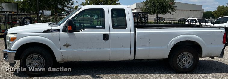 image for item MQ9818 2011 Ford F250 Super Duty  Ext. Cab pickup truck