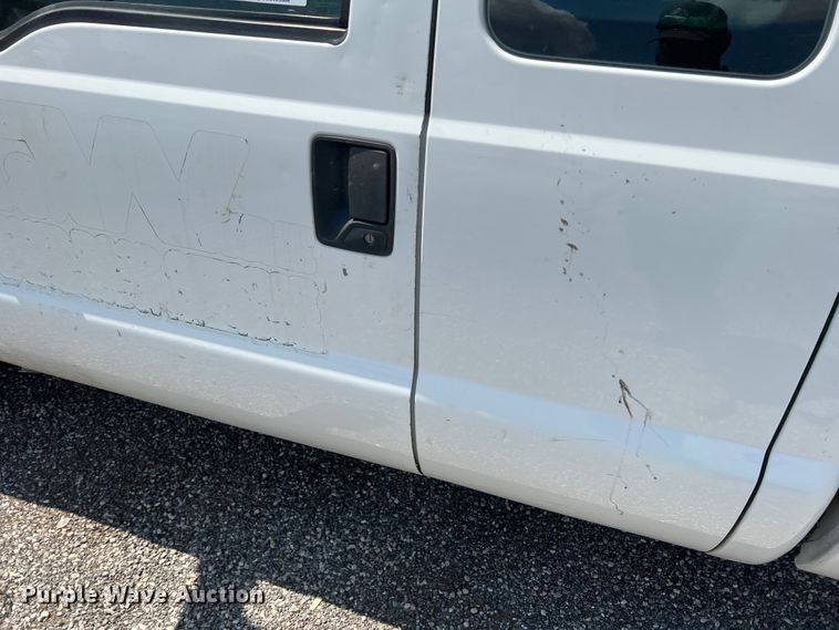 image for item MQ9818 2011 Ford F250 Super Duty  Ext. Cab pickup truck