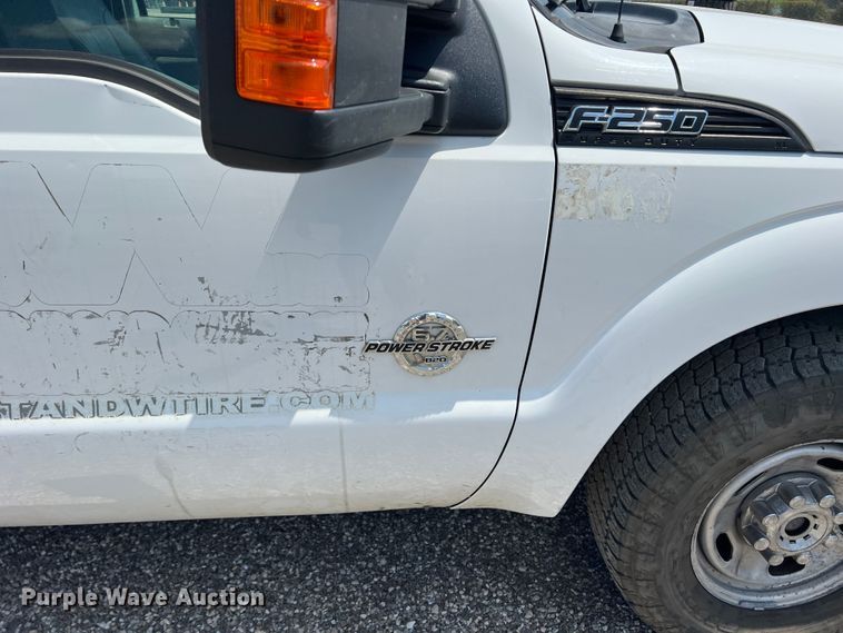 image for item MQ9818 2011 Ford F250 Super Duty  Ext. Cab pickup truck