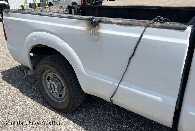 image for item MQ9818 2011 Ford F250 Super Duty  Ext. Cab pickup truck