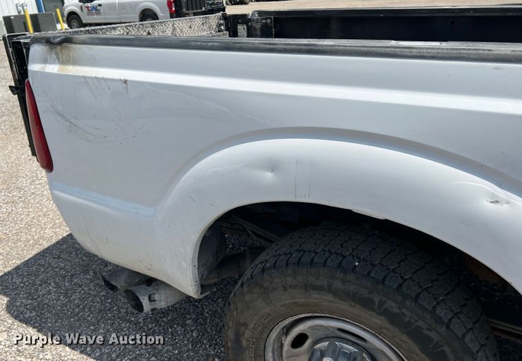 image for item MQ9818 2011 Ford F250 Super Duty  Ext. Cab pickup truck