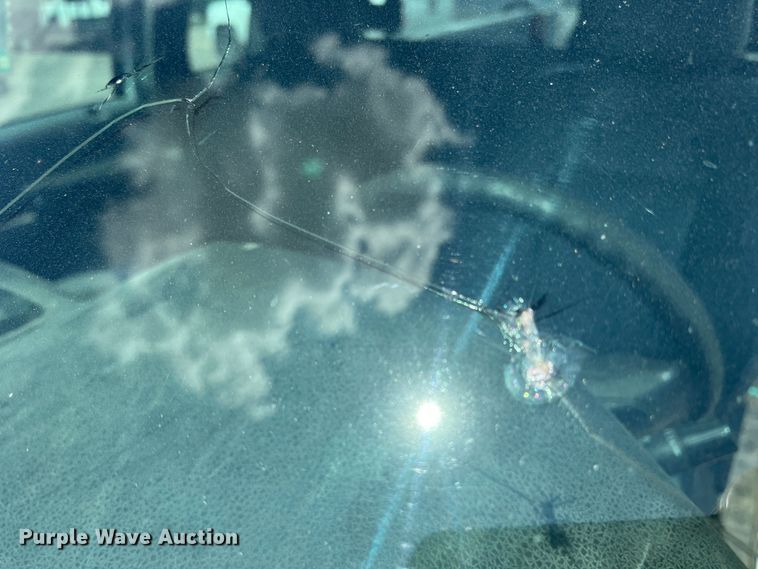 image for item MQ9818 2011 Ford F250 Super Duty  Ext. Cab pickup truck