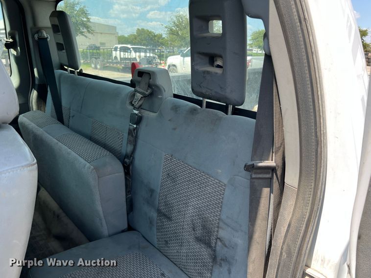 image for item MQ9818 2011 Ford F250 Super Duty  Ext. Cab pickup truck