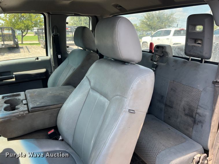 image for item MQ9818 2011 Ford F250 Super Duty  Ext. Cab pickup truck