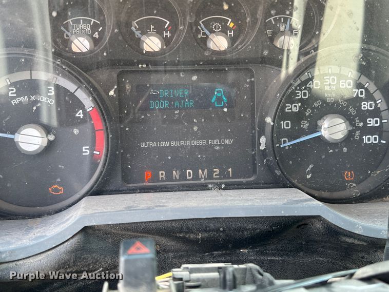 image for item MQ9818 2011 Ford F250 Super Duty  Ext. Cab pickup truck