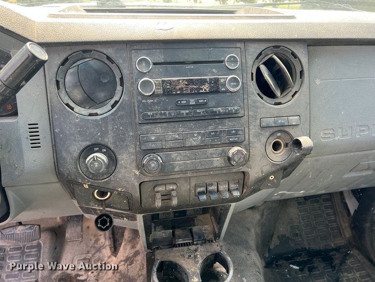 image for item MQ9818 2011 Ford F250 Super Duty  Ext. Cab pickup truck