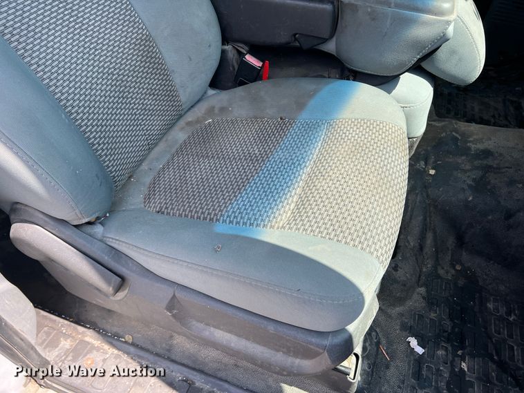 image for item MQ9818 2011 Ford F250 Super Duty  Ext. Cab pickup truck