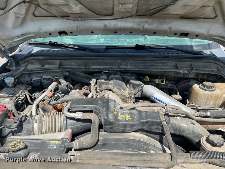 image for item MQ9818 2011 Ford F250 Super Duty  Ext. Cab pickup truck