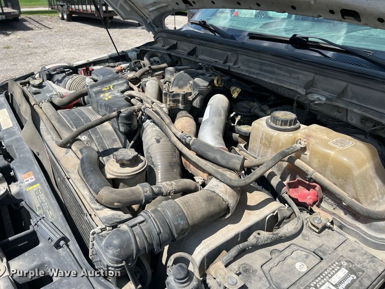 image for item MQ9818 2011 Ford F250 Super Duty  Ext. Cab pickup truck