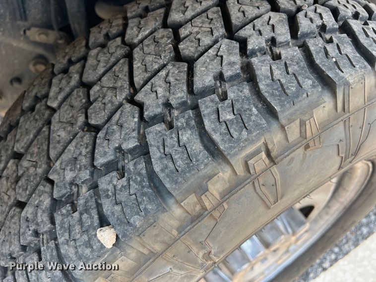 image for item MQ9818 2011 Ford F250 Super Duty  Ext. Cab pickup truck