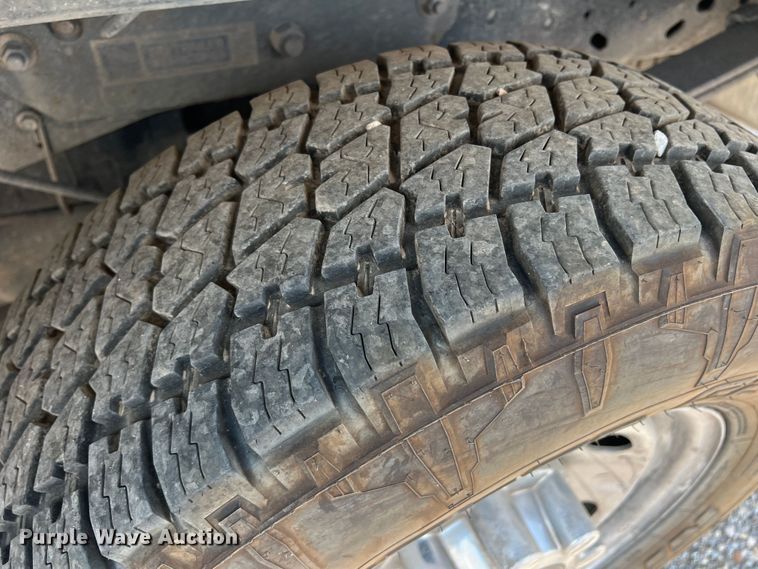 image for item MQ9818 2011 Ford F250 Super Duty  Ext. Cab pickup truck