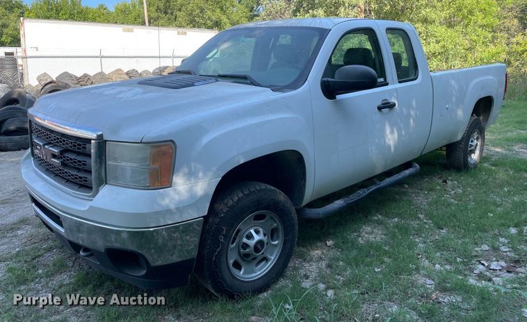 image for item MR9339 2013 GMC Sierra 2500HD  pickup truck