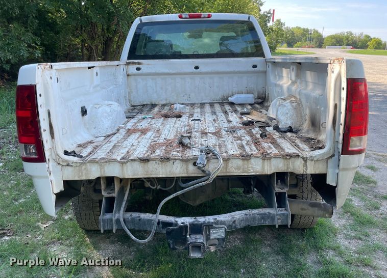 image for item MR9339 2013 GMC Sierra 2500HD  pickup truck