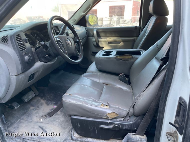 image for item MR9339 2013 GMC Sierra 2500HD  pickup truck