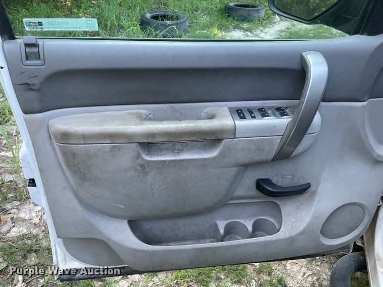 image for item MR9339 2013 GMC Sierra 2500HD  pickup truck