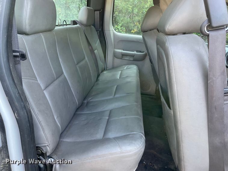 image for item MR9339 2013 GMC Sierra 2500HD  pickup truck