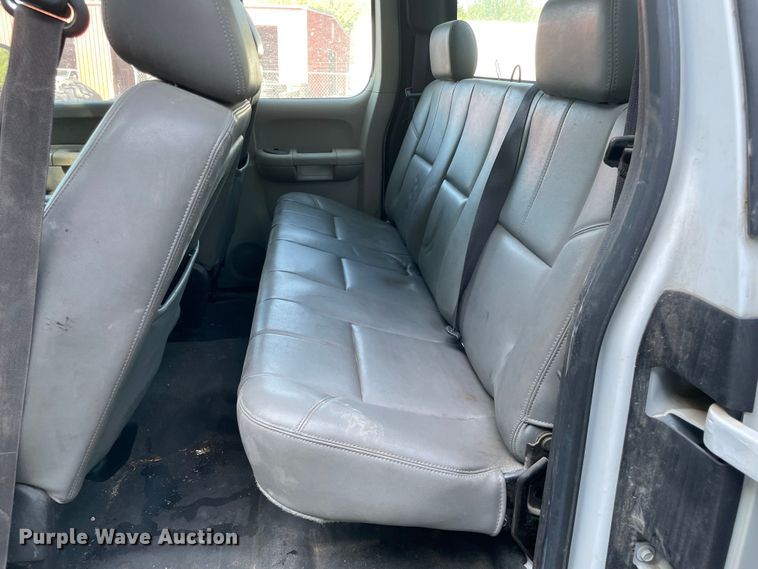 image for item MR9339 2013 GMC Sierra 2500HD  pickup truck