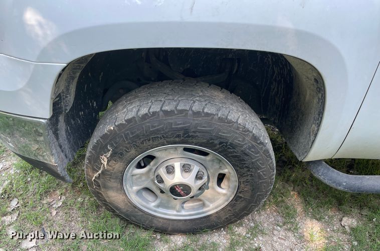 image for item MR9339 2013 GMC Sierra 2500HD  pickup truck