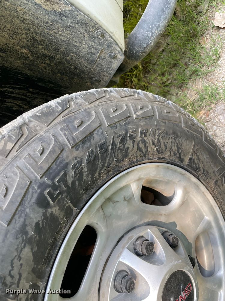 image for item MR9339 2013 GMC Sierra 2500HD  pickup truck