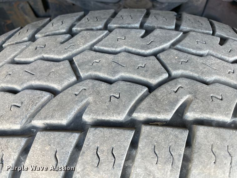 image for item MR9339 2013 GMC Sierra 2500HD  pickup truck