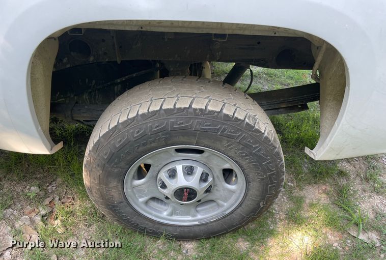 image for item MR9339 2013 GMC Sierra 2500HD  pickup truck