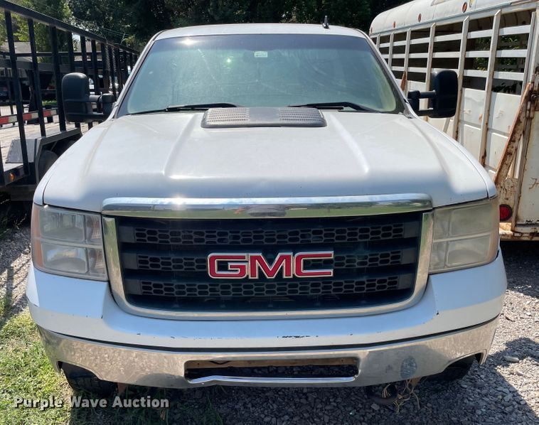 image for item MR9341 2013 GMC Sierra 2500HD  pickup truck