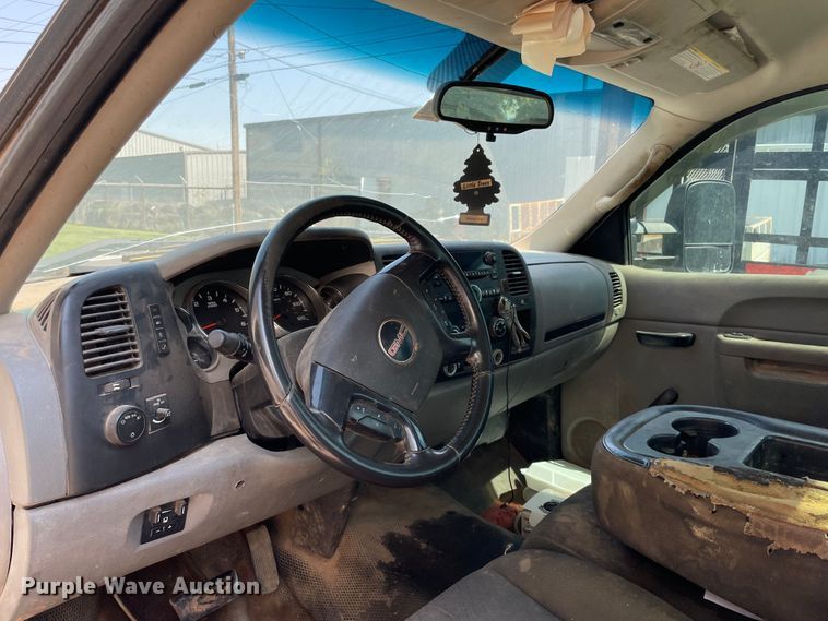 image for item MR9341 2013 GMC Sierra 2500HD  pickup truck