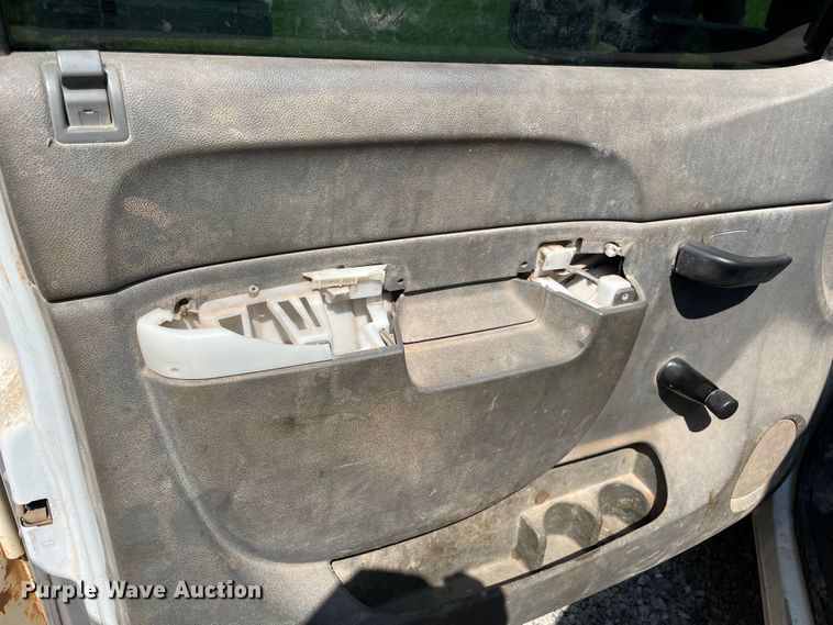 image for item MR9341 2013 GMC Sierra 2500HD  pickup truck