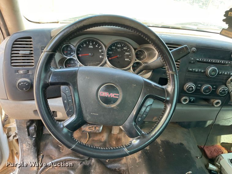 image for item MR9341 2013 GMC Sierra 2500HD  pickup truck