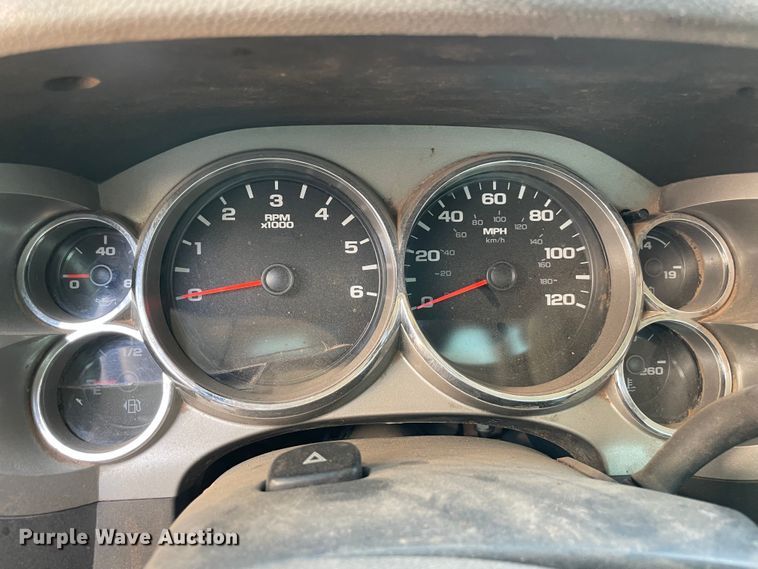 image for item MR9341 2013 GMC Sierra 2500HD  pickup truck