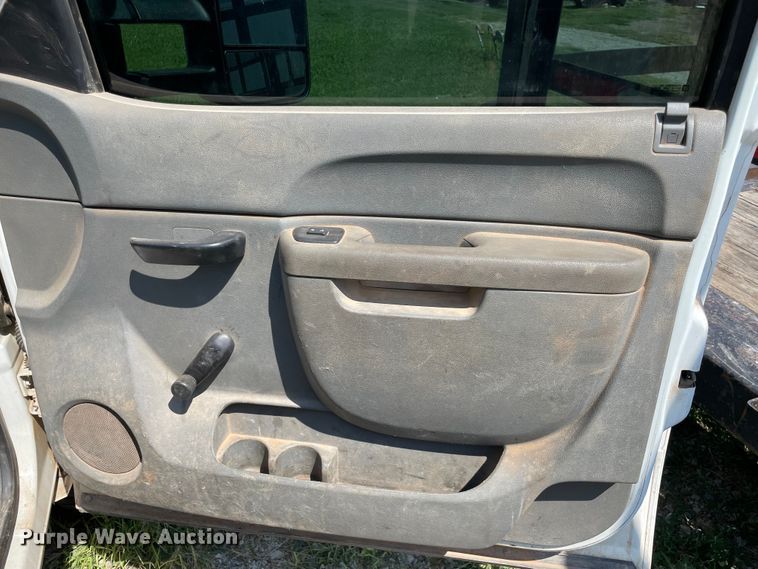 image for item MR9341 2013 GMC Sierra 2500HD  pickup truck