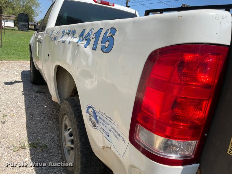 image for item MR9341 2013 GMC Sierra 2500HD  pickup truck