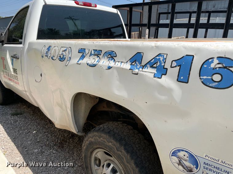 image for item MR9341 2013 GMC Sierra 2500HD  pickup truck