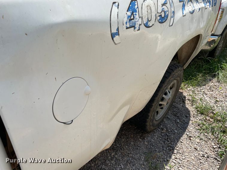 image for item MR9341 2013 GMC Sierra 2500HD  pickup truck